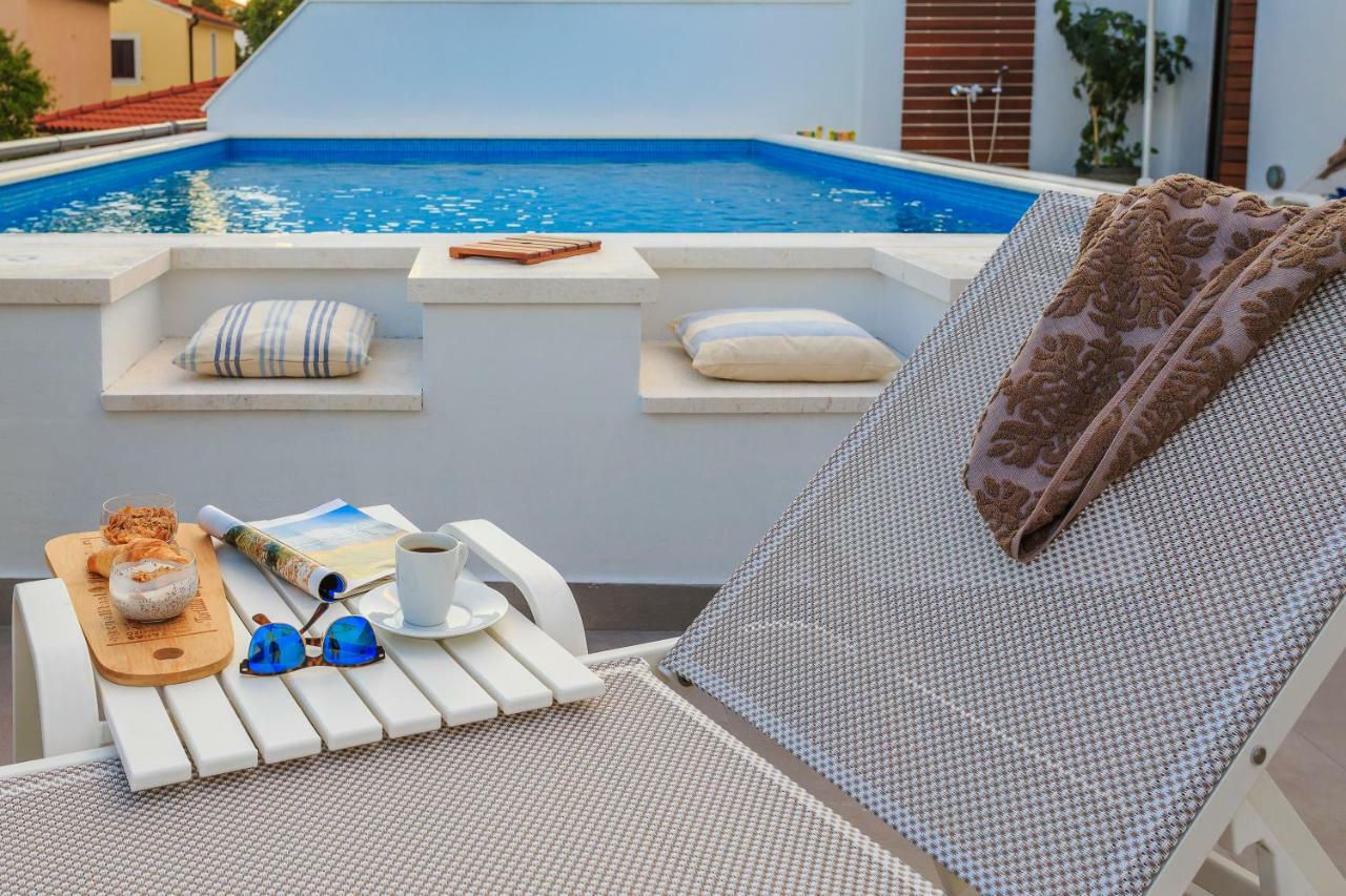 Holiday Home Lola, Sea On A Palm! Heated Pool Трогир Экстерьер фото