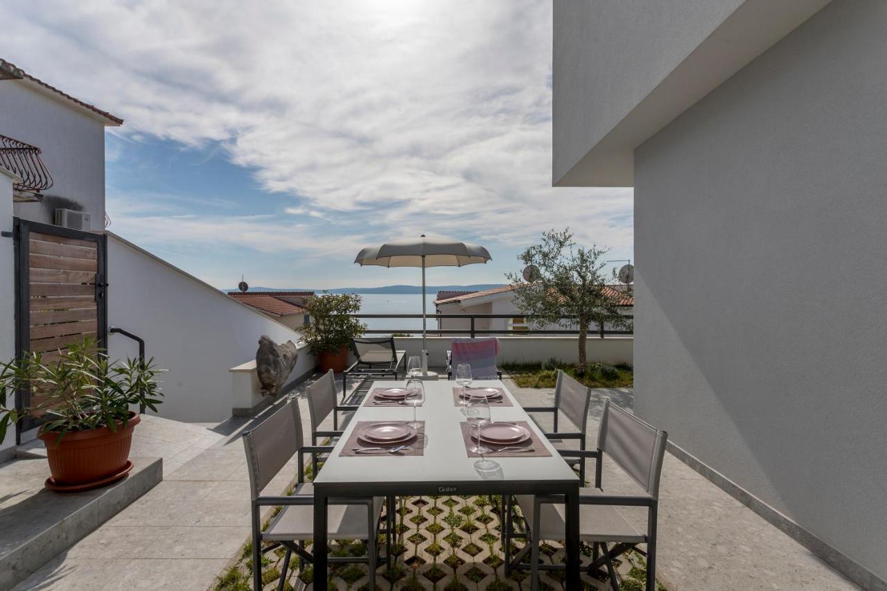 Holiday Home Lola, Sea On A Palm! Heated Pool Трогир Экстерьер фото